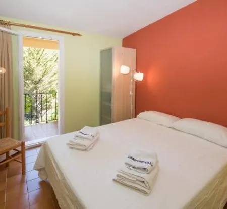 Sleeps 7 Pool
