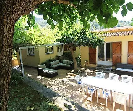 فيلة Sleeps 7 Pool